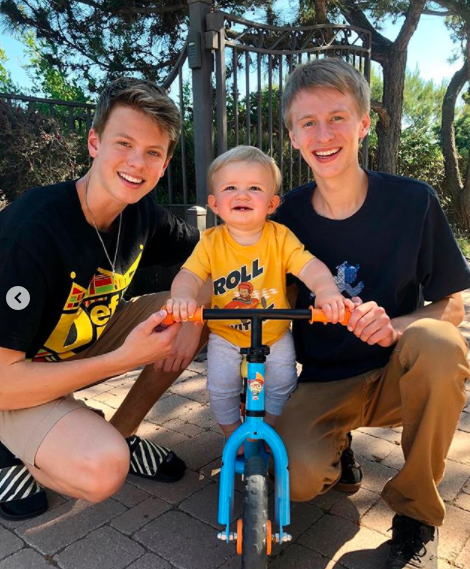 The young rising singer, Carson with his brother and nephew, living his healthy life.